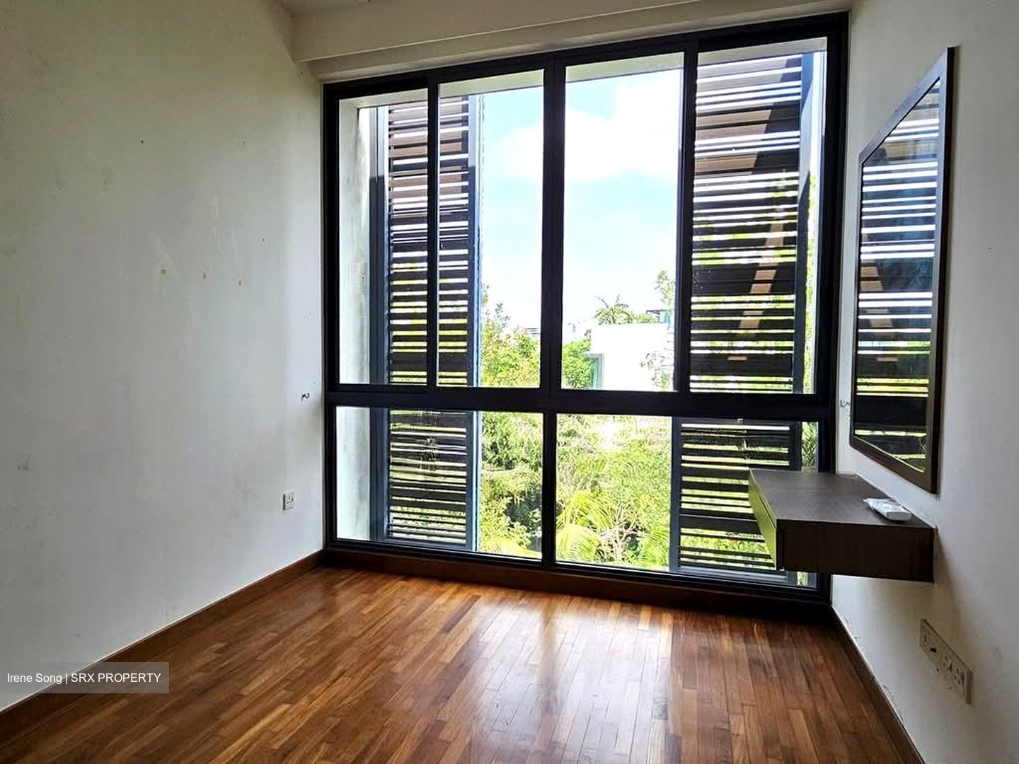Alana (D28), Terrace #604722891